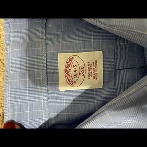 Brooks brothers regular fit, worn once, size in pic on tag